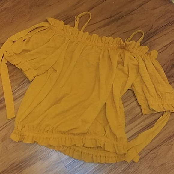 Top - Picture 2 of 3